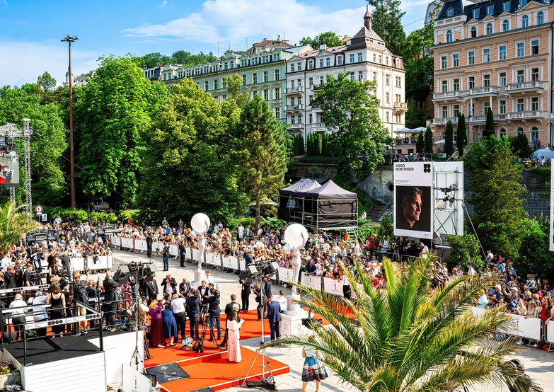 INTERNATIONAL FILM FESTIVAL KARLOVY VARY